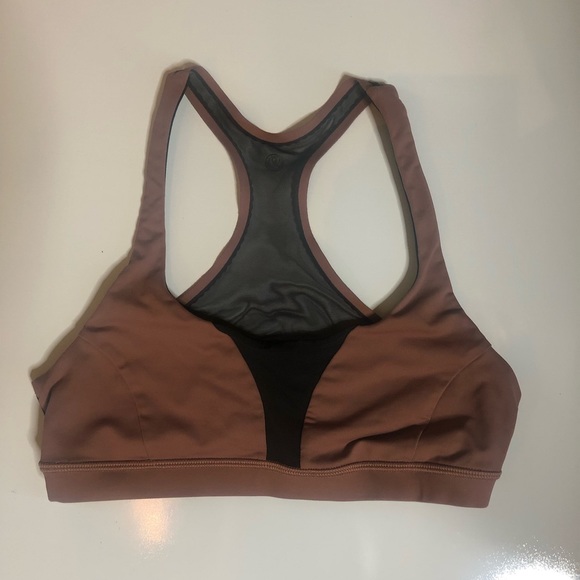 Lulu Lemon Sports Bra with detailing 🎀 RARE - Picture 2 of 6